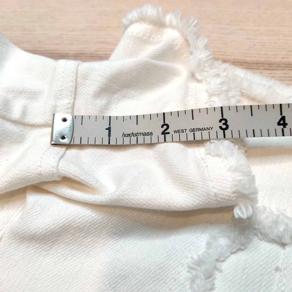 Derek Lam 10 Crosby Womens Horn-Toggle Shorts Size 6 White High Rise Frayed 3" - Picture 16 of 16
